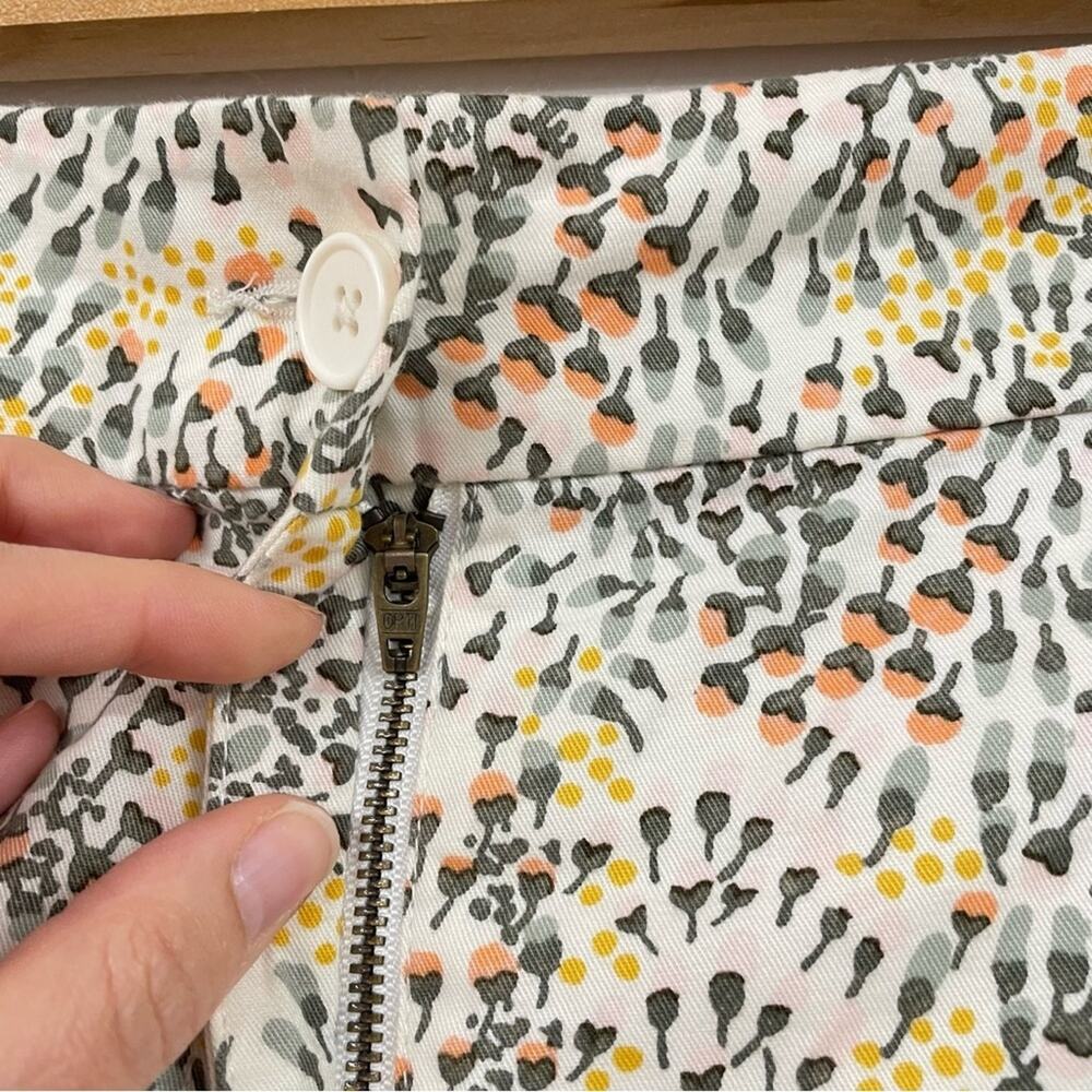 Loft White Orange & Yellow Floral Womens Chino Dressy Shorts Womens 8 Beachy - Picture 6 of 8